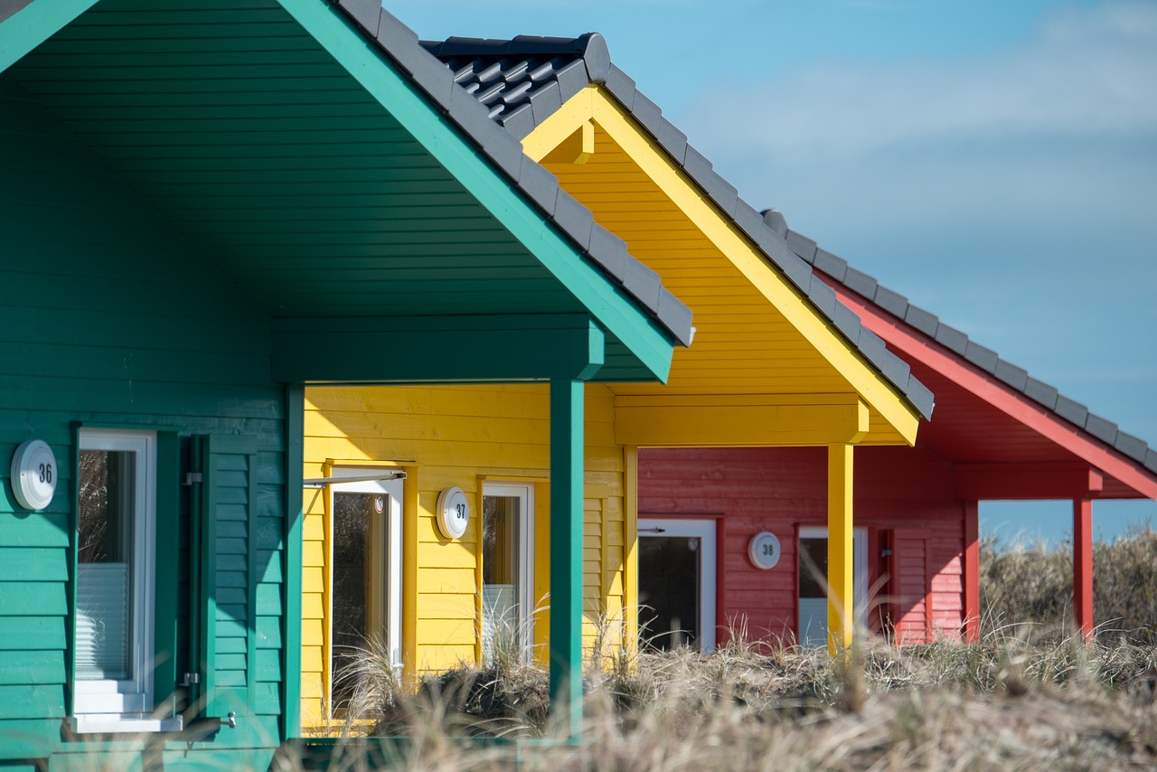 wooden houses, coloured, helgoland-2164726.jpg
